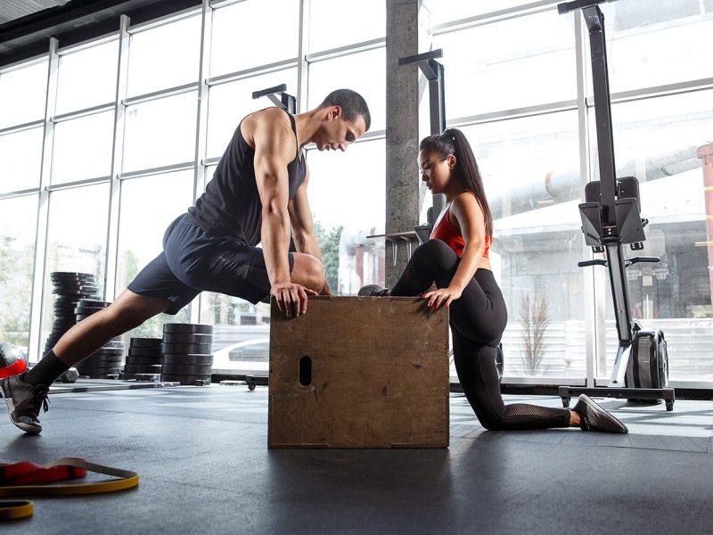 a-muscular-athletes-doing-workout-at-the-gym-5ZJN34W-min.jpg